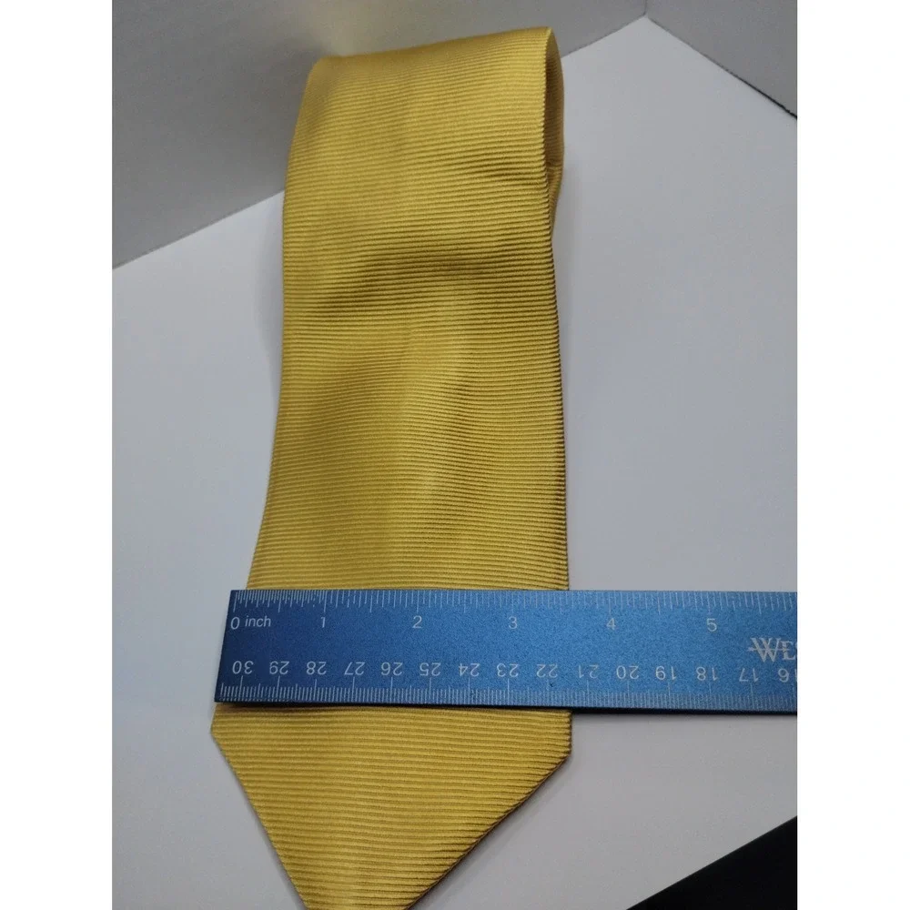 Brooks Brothers measurements width